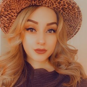 Meet your Posher, Breanne